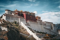 Himalayan-inspired atmosphere